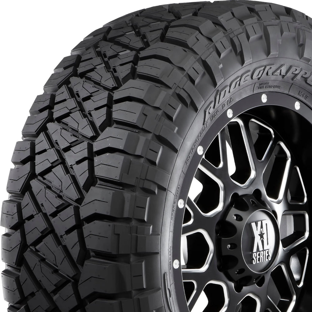 Set of 4 LT37X13.50R18 124Q D Tires R8472