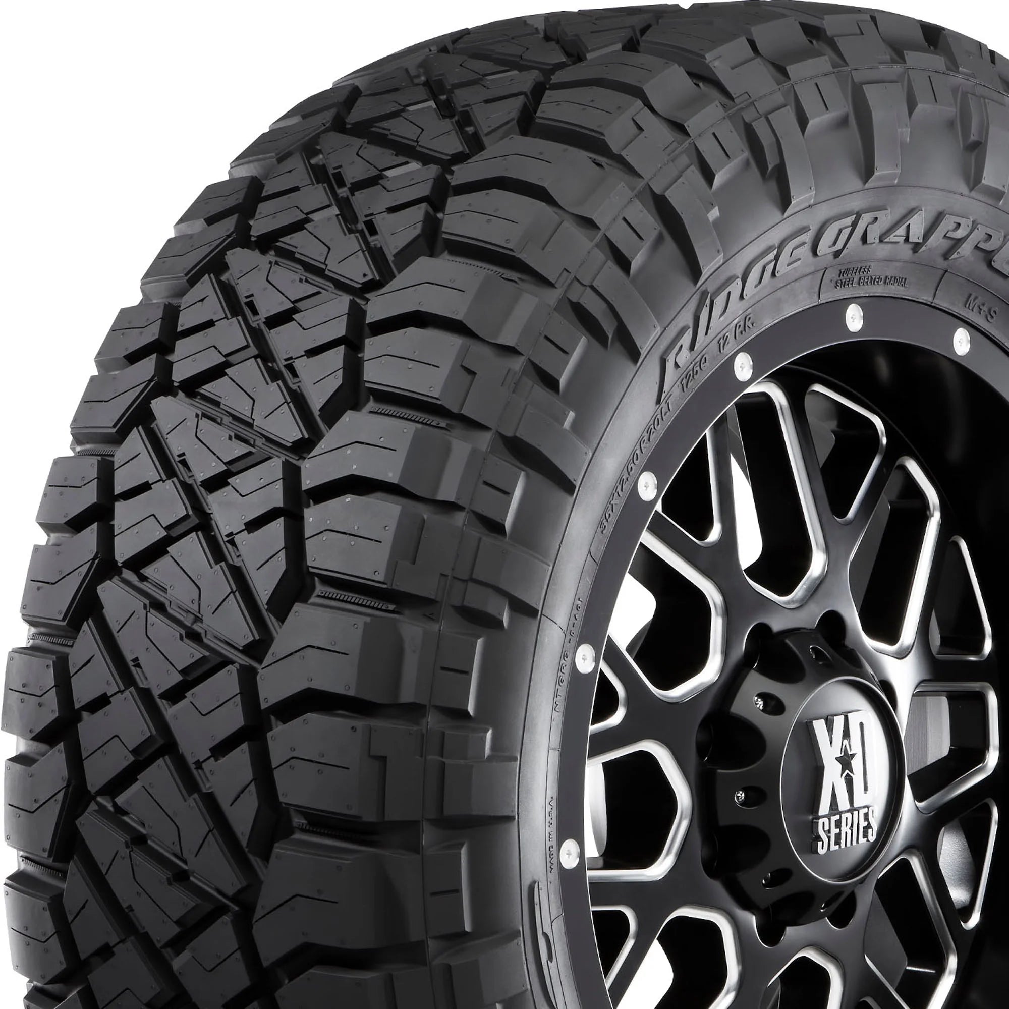 Set of 4 LT37X13.50R18 124Q D Tires R8472