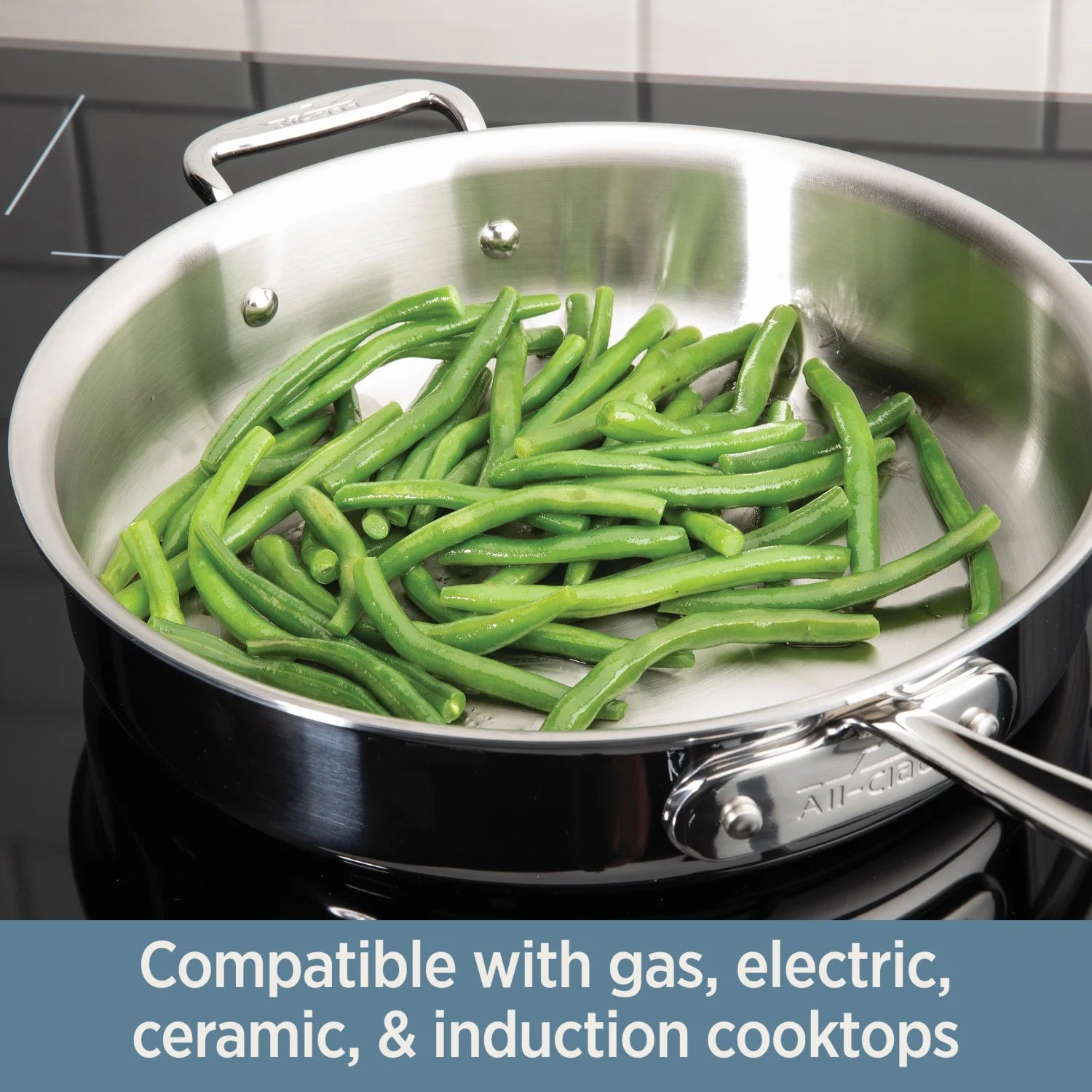 Stainless Steel Tri-Ply Bonded Sauce Pan with Lid, 3-Quart B10995