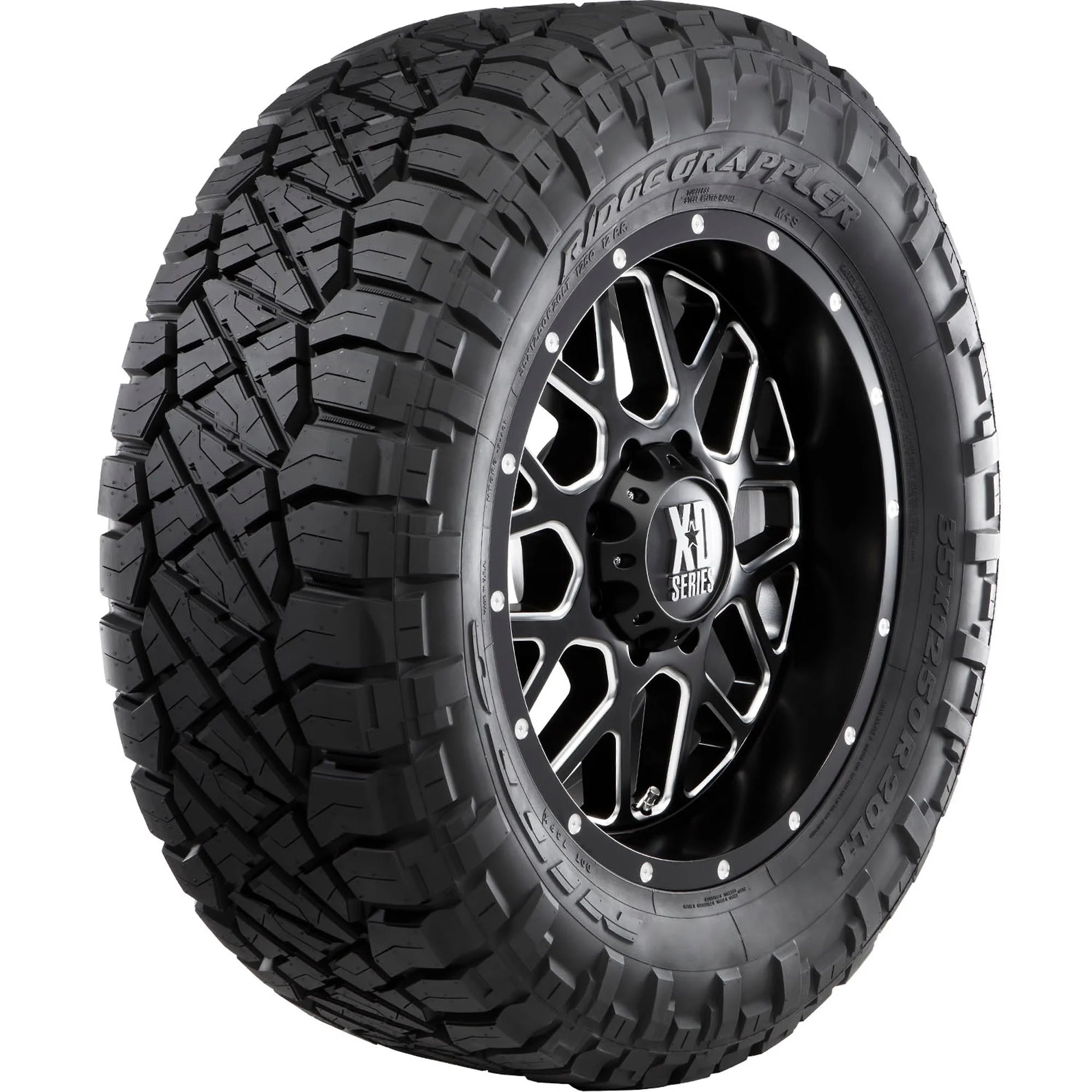 Set of 4 LT37X13.50R18 124Q D Tires R8472