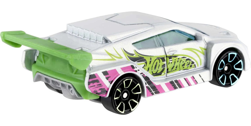 1:64 Scale Toy Car or Truck E576
