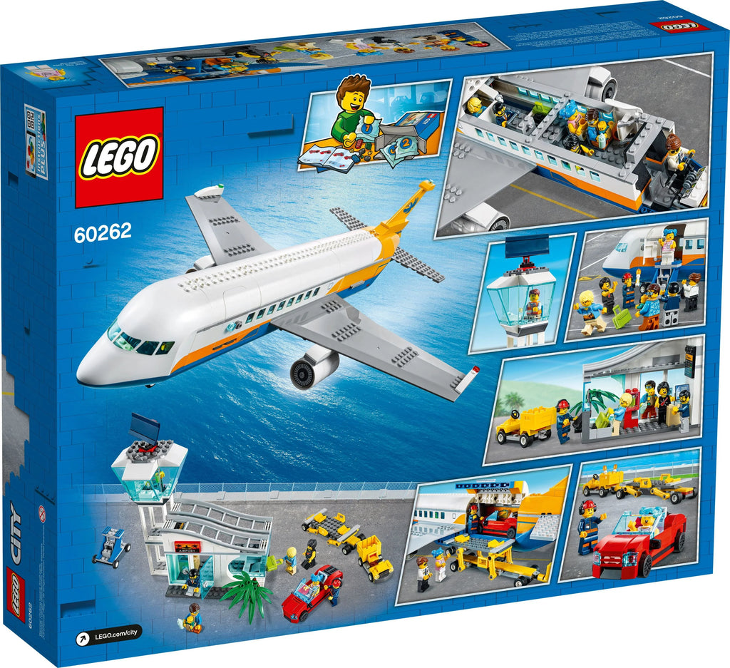 Passenger Airplane Building Toy (669 Pieces) Q8090